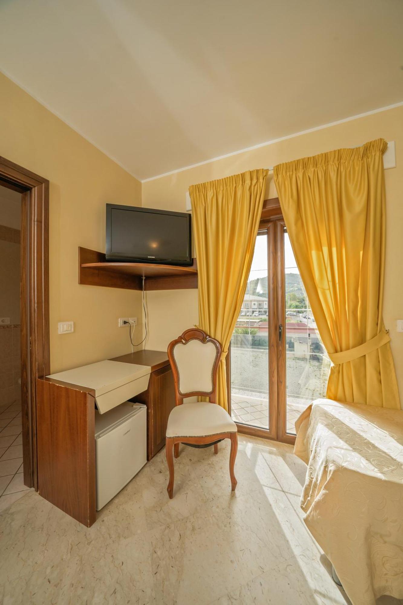 Hotel Insonnia Agropoli Esterno foto